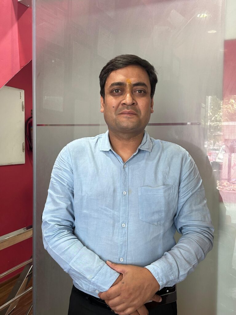 Dr RahuL gOYAL